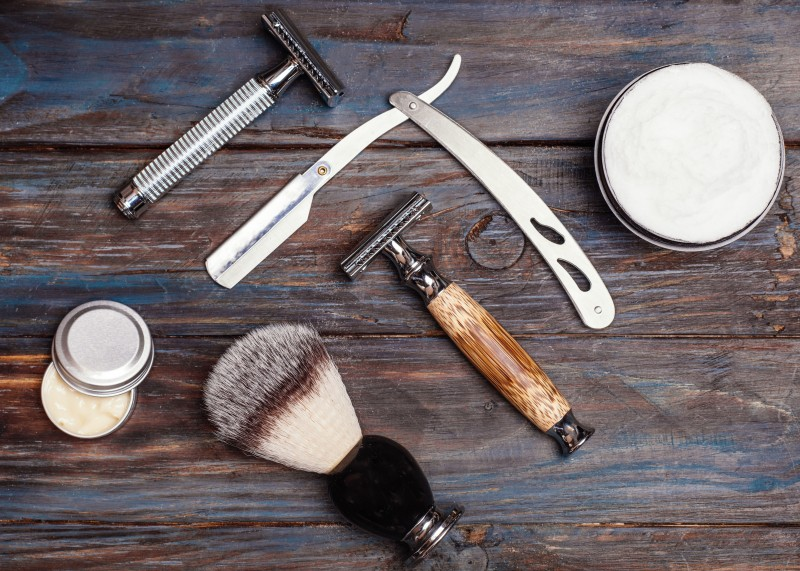 Straight Razor Shave vs Cartridge Shave: Pros and Cons